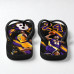 Chinelo Masculino Los Angeles Lakers Kobe Bryant Lenda 8 e 24 Preto, Roxo e Amarelo Chinelo Masculino Los Angeles Lakers Kobe Bryant Lenda 8 e 24 Preto, Roxo e Amarelo